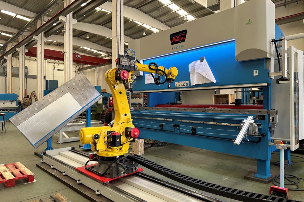 Plegadora H Syncro 244 con robot